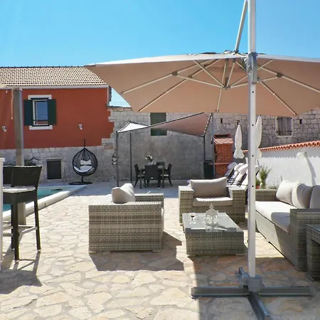 Four-bedroom In Zedno *