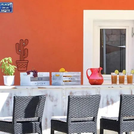 Four-bedroom In Zedno Дом отдыха *