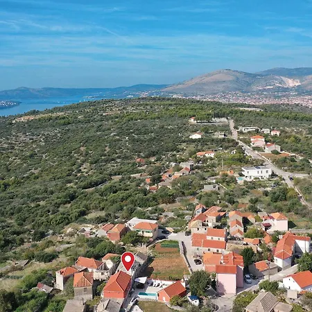 Four-bedroom In Zedno Дом отдыха *