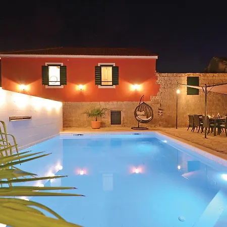 Holiday home Lovely In Zedno With Wifi