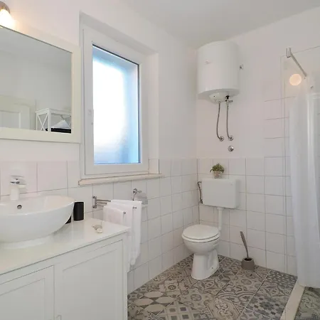 Four-bedroom In Zedno Дом отдыха *