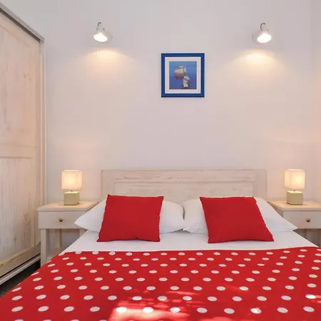 Holiday home Lovely In Zedno With Wifi