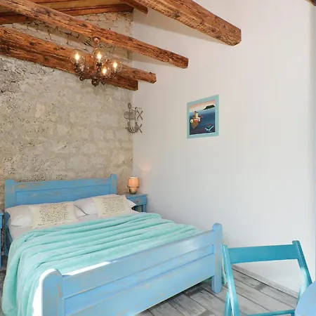 Holiday home Lovely In Zedno With Wifi Trogir